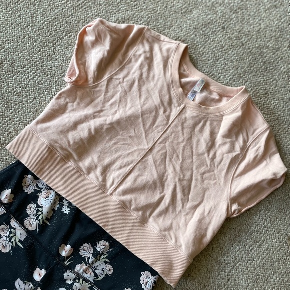 Free people movement crop top sz M super soft light pink - Picture 4 of 6